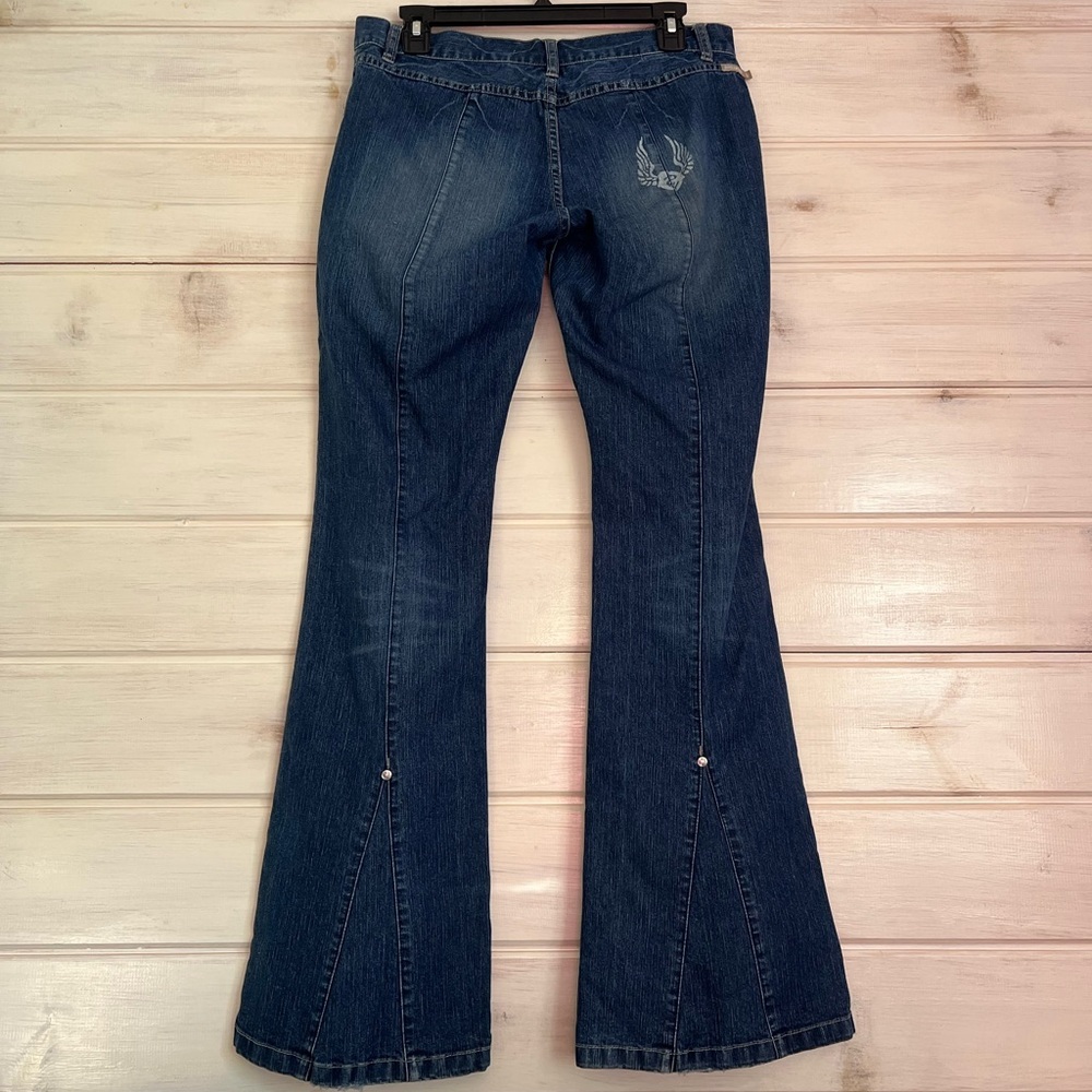Vintage Rocawear Flare Bell
Bottom Stretch Blue Jeans
Womens Size 7 / 8 - Picture 4 of 13